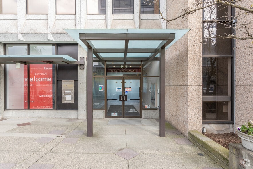 999 W Broadway, Vancouver, BC for lease - Building Photo - Image 3 of 4