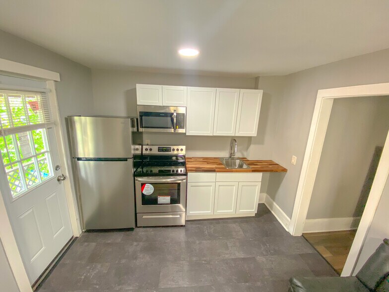 41 1/2 Fayette St, Binghamton, NY à vendre - Photo du bâtiment - Image 2 de 10