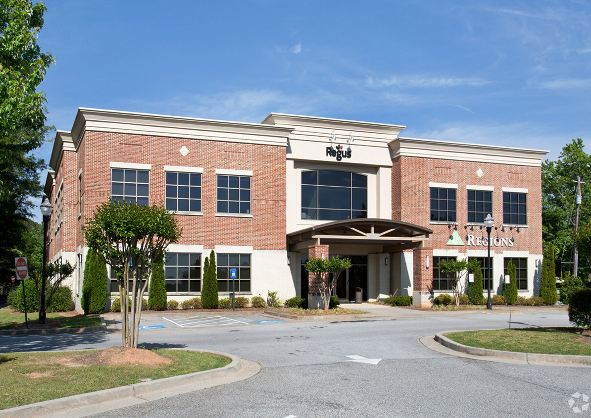 320 W Lanier Ave, Fayetteville, GA for lease Building Photo- Image 1 of 6