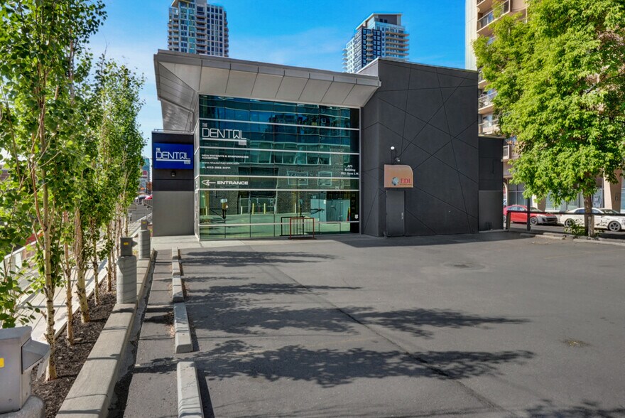 902 9th Ave SW, Calgary, AB à vendre - Photo du bâtiment - Image 1 de 24