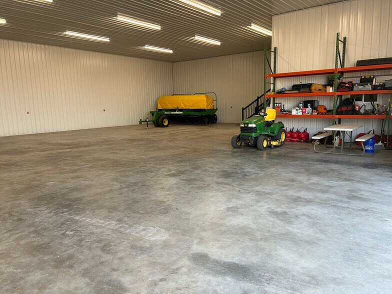 7754 S State Route 73, Wilmington, OH à vendre - Photo du bâtiment - Image 2 de 8