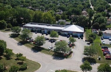 15425-15465 W Howard Ave, New Berlin, WI à louer - Photo principale - Image 1 de 1