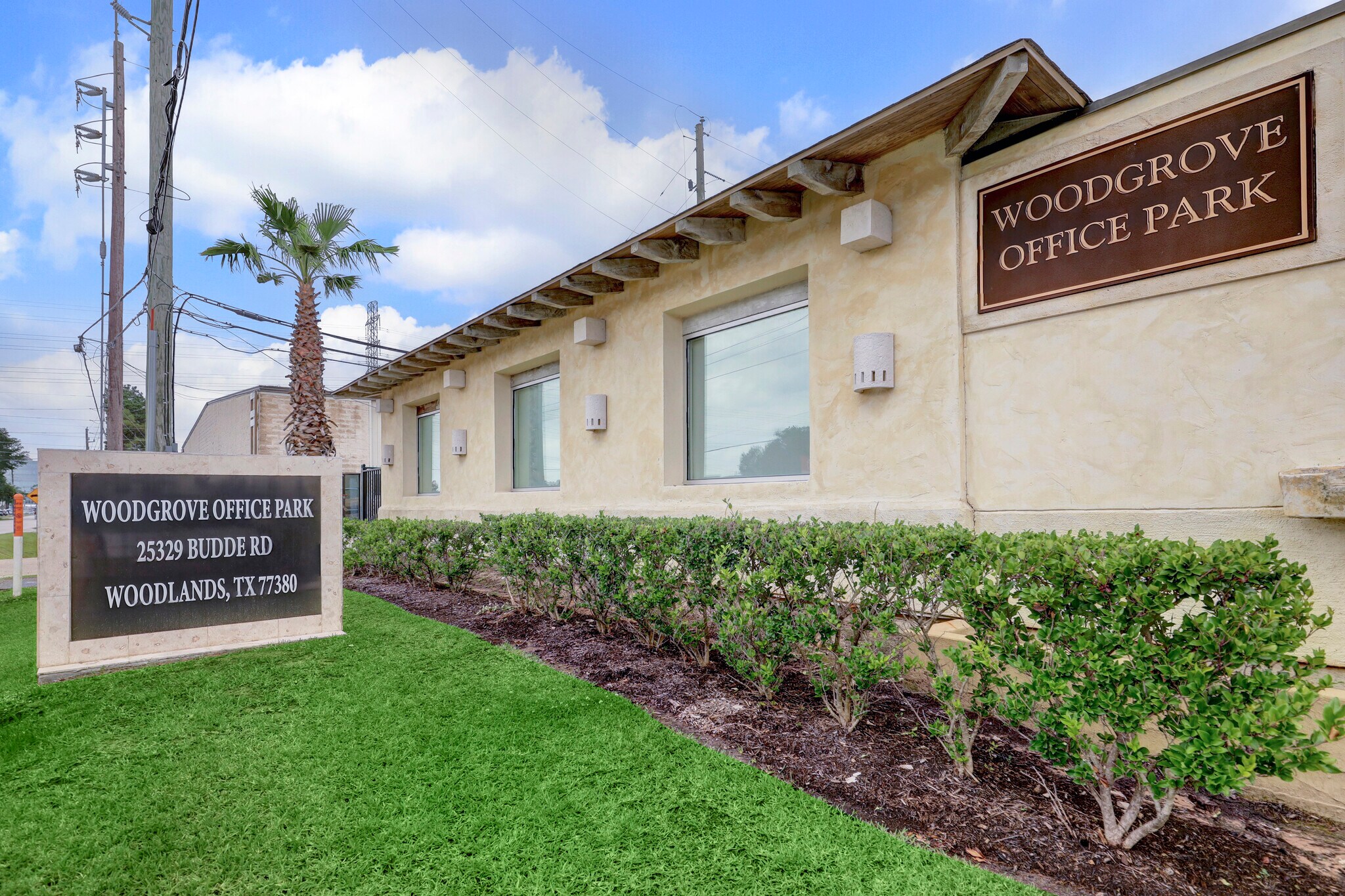 25329 Budde Rd, The Woodlands, TX à louer Photo du bâtiment- Image 1 de 22
