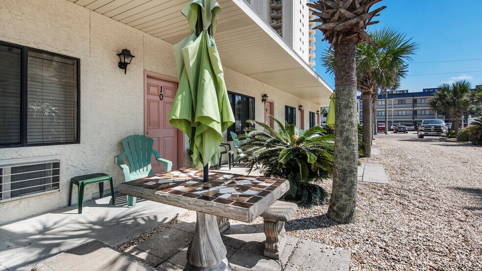 8614 Surf Dr, Panama City Beach, FL à vendre - Photo du bâtiment - Image 3 de 32