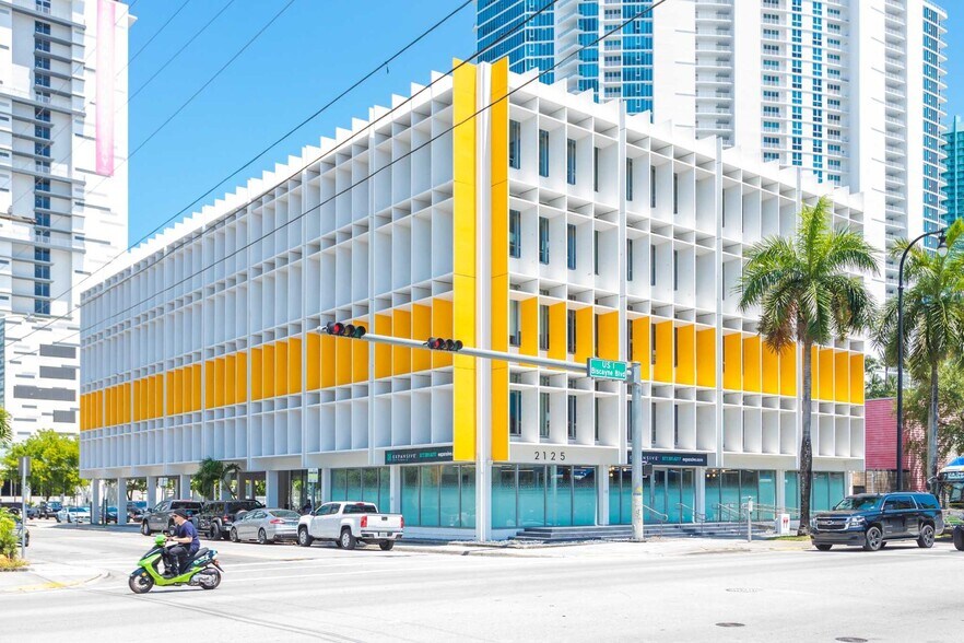 2125 Biscayne Blvd, Miami, FL à louer - Photo du bâtiment - Image 2 de 10