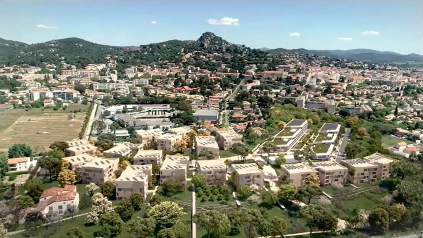 Retail in Hyères for lease Building Photo- Image 1 of 5