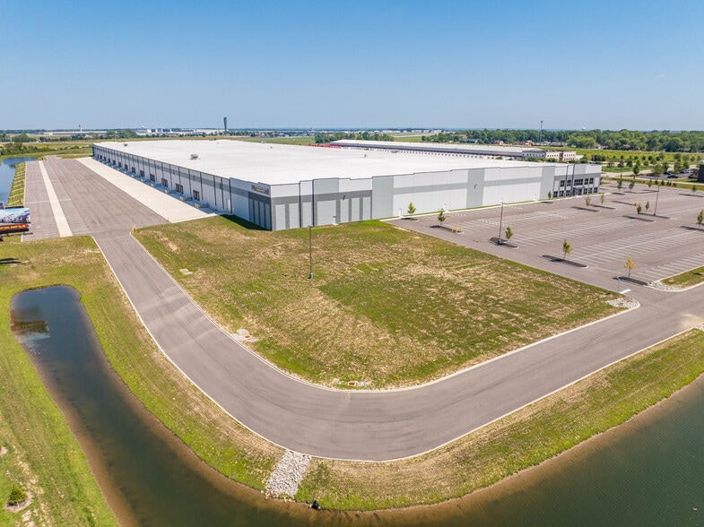 1669 Capstone Way, Vandalia, OH à louer - Photo du bâtiment - Image 2 de 8