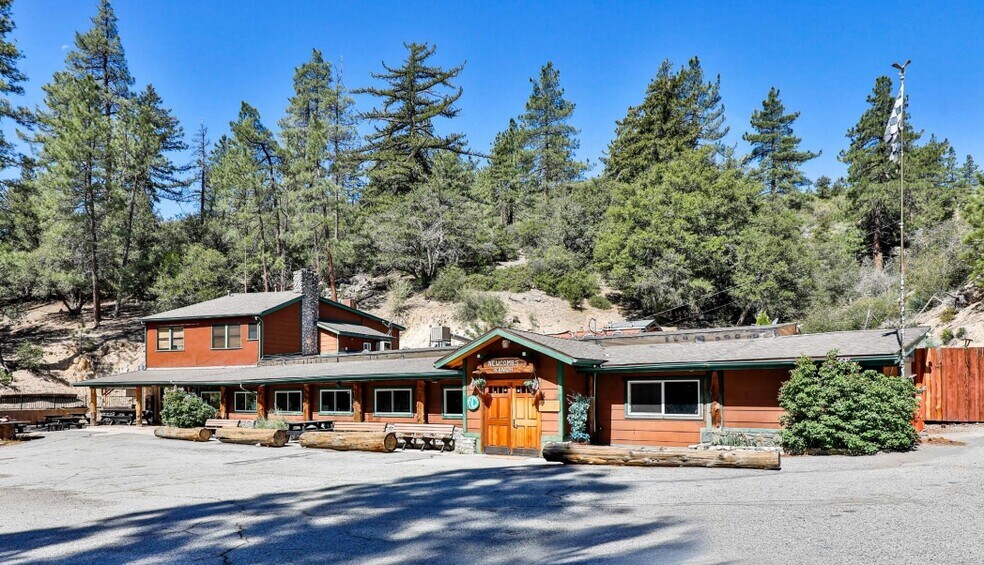 CA-2, La Cañada Flintridge, CA à vendre - Photo du bâtiment - Image 2 de 34