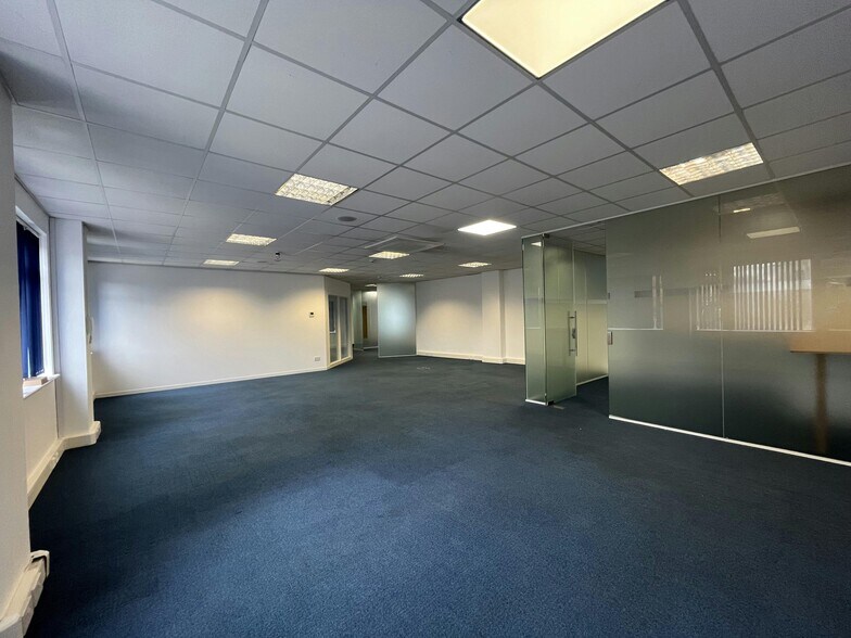 25 High St, Banbury à louer - Photo du bâtiment - Image 3 de 32