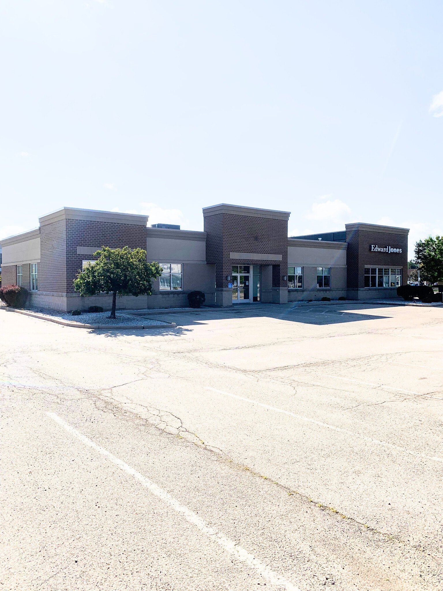 2363 Holmgren Way, Green Bay, WI for lease Primary Photo- Image 1 of 20