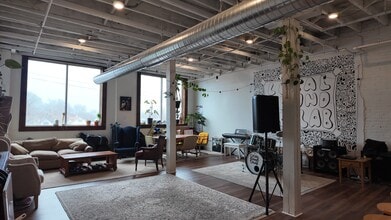 127-131 Railroad St, Rochester, NY for lease Interior Photo- Image 1 of 4