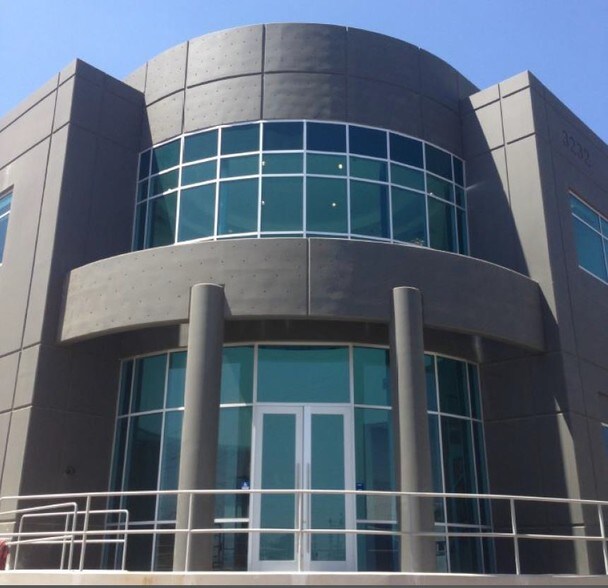 3222 E Washington Blvd, Vernon, CA à louer - Photo principale - Image 2 de 3