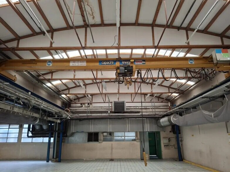 Industriel dans Oyonnax à vendre - Photo intérieure - Image 3 de 7