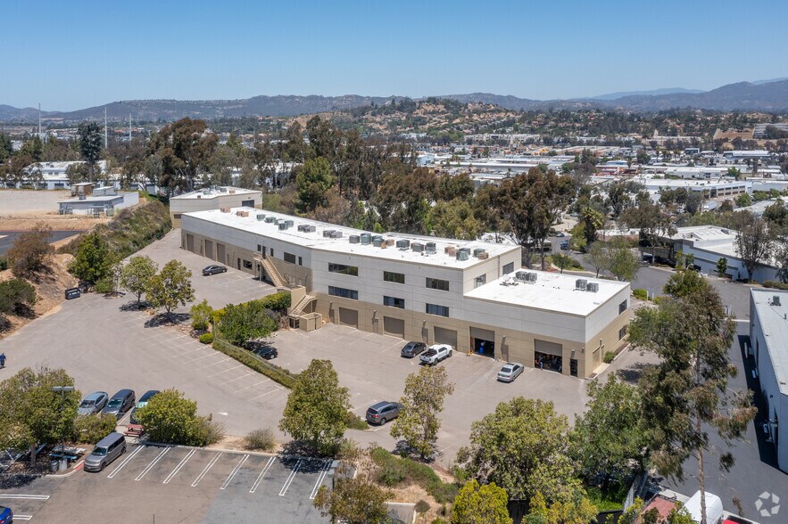101-109 State Pl, Escondido, CA à louer - Aérien - Image 3 de 3