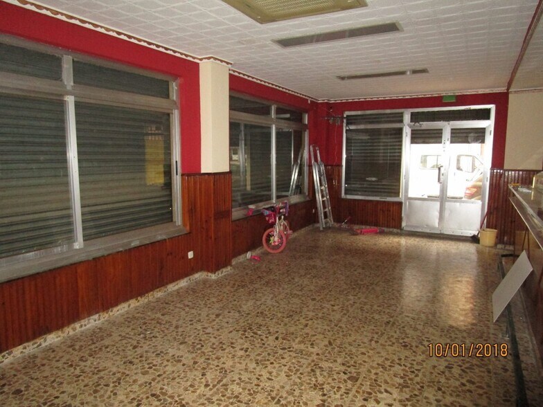 Retail in Salamanca, Salamanca for lease - Building Photo - Image 3 of 11