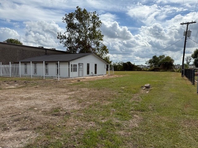 2531 S Bypass 35, Alvin, TX à louer Photo du bâtiment- Image 1 de 6