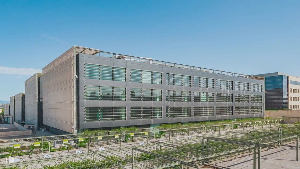 Calle Jacinto Benavente, 2, Las Rozas de Madrid, Madrid à louer - Vidéo sur l’inscription commerciale - Image 2 de 24