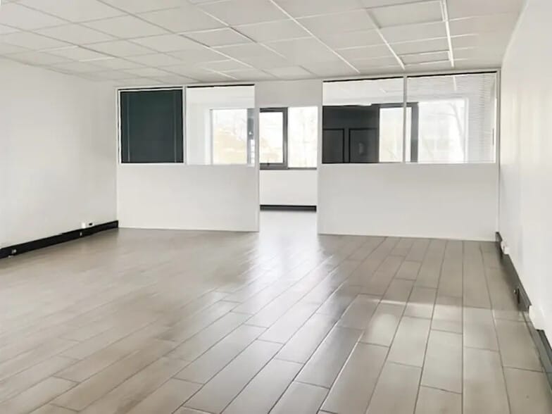 Avenue Du Général Leclerc, Boulogne-Billancourt for lease - Interior Photo - Image 1 of 7