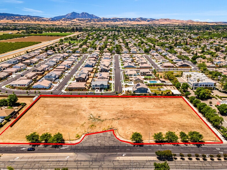 Walnut Blvd, Brentwood, CA à vendre - Photo du bâtiment - Image 2 de 44