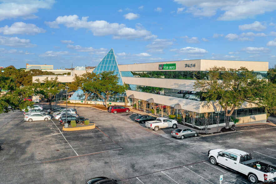 7434 Louis Pasteur Dr, San Antonio, TX for lease - Building Photo - Image 1 of 17