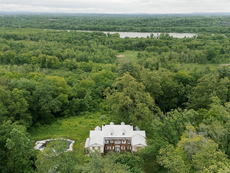 37-60 Blackburn Rd, Selkirk, NY à vendre - Photo du bâtiment - Image 1 de 56