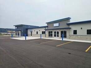 4999 Founders Ter, Hobart, WI for lease Building Photo- Image 2 of 6
