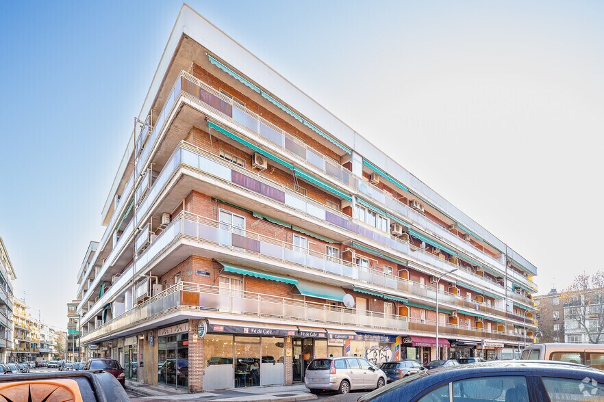 Calle Villardondiego, 39, Madrid, Madrid à louer - Photo du bâtiment - Image 2 de 2