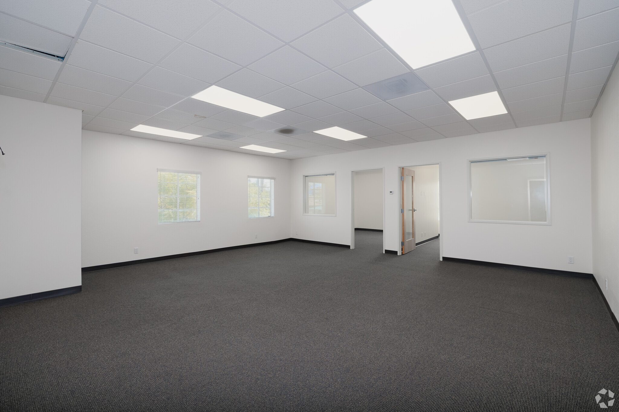 2210 Encinitas Blvd, Encinitas, CA à louer Photo intérieure- Image 1 de 4