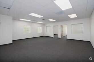 2210 Encinitas Blvd, Encinitas, CA à louer Photo intérieure- Image 1 de 4