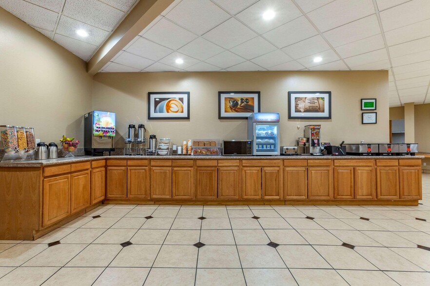2000 N Main St, Roswell, NM for sale - Building Photo - Image 3 of 9
