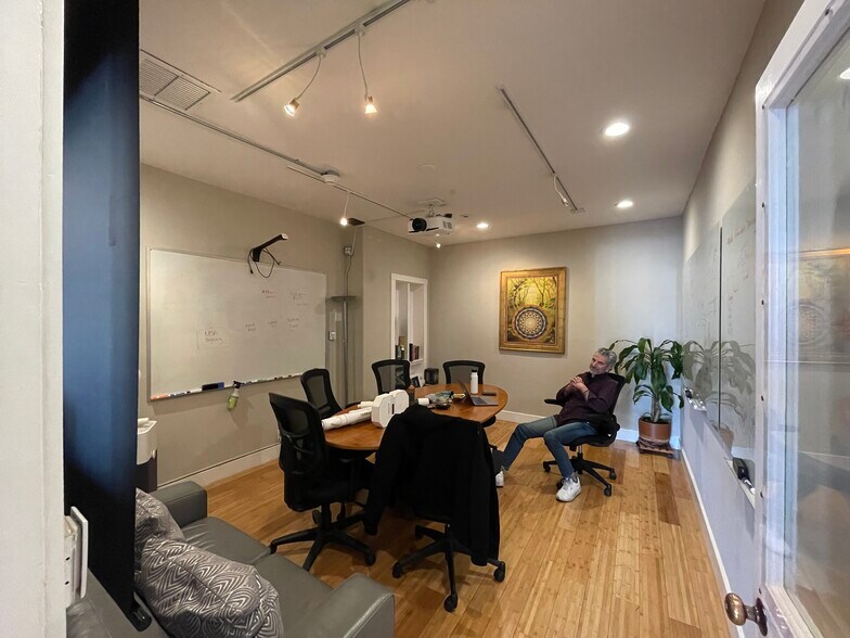 1925 Francisco Blvd E, San Rafael, CA à louer - Photo intérieure - Image 2 de 93