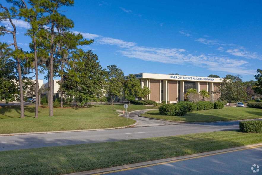 8313 Baycenter Rd, Jacksonville, FL for lease - Building Photo - Image 2 of 11