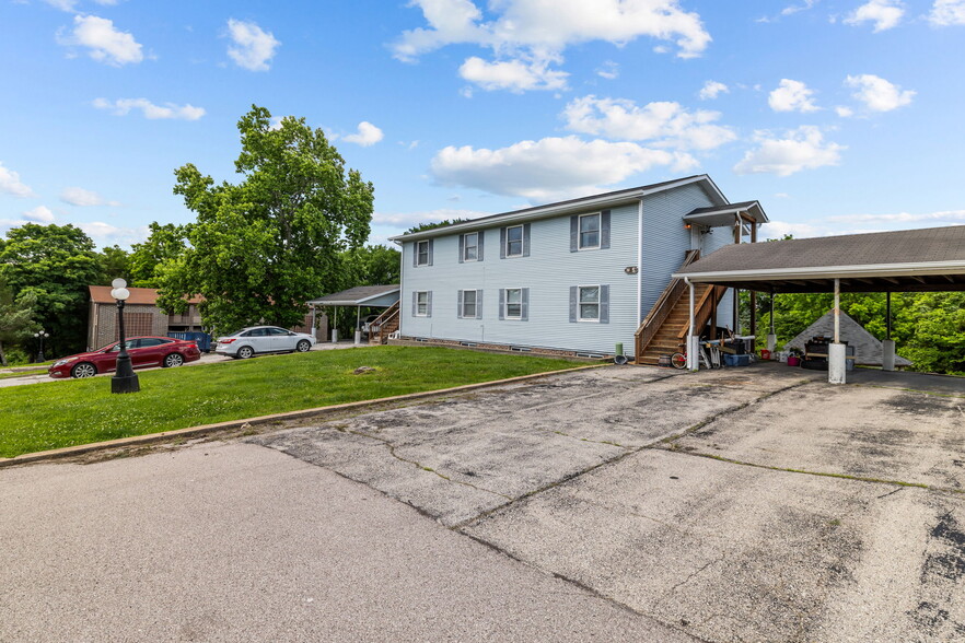 1027 Caroline Dr, Washington, MO à vendre - Photo du bâtiment - Image 3 de 8