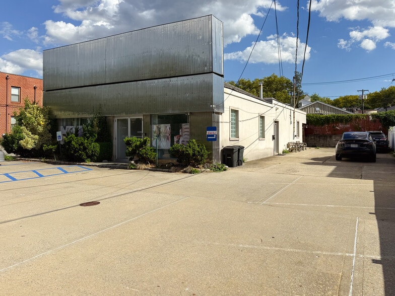 18 Genevieve Pl, Great Neck, NY for lease - Building Photo - Image 2 of 14