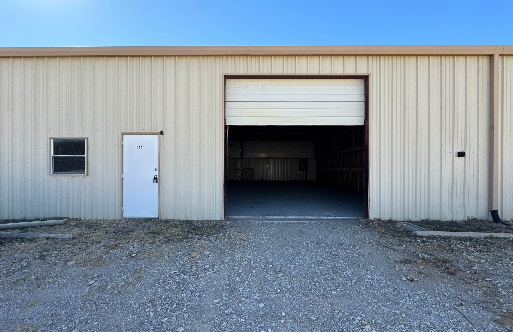 900 Utility Rd, Sanger, TX for lease Building Photo- Image 1 of 8