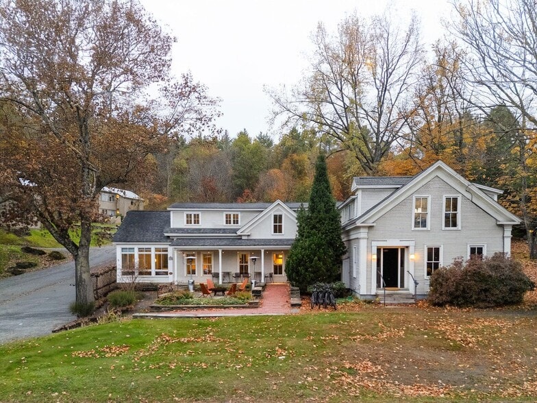 299 Mountain Rd, Stowe, VT à vendre - Photo du bâtiment - Image 1 de 14