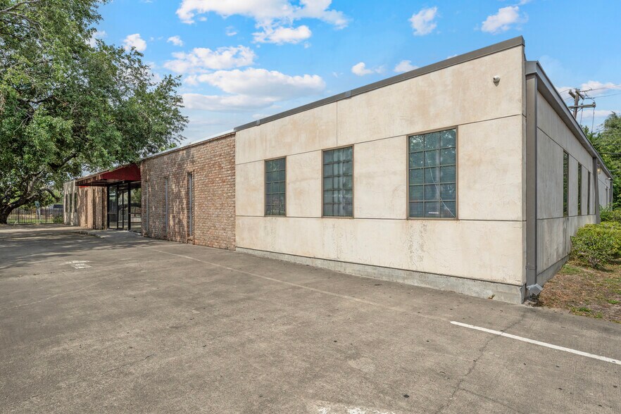 6445 High Star, Houston, TX à vendre - Photo du bâtiment - Image 3 de 20