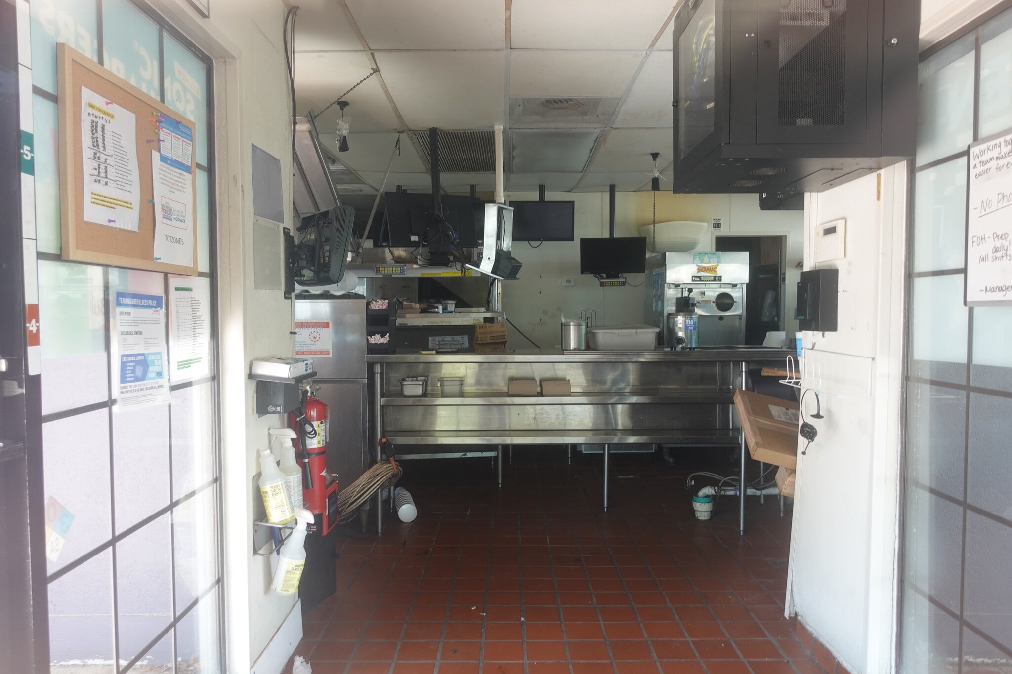 2801 E Pinetree Blvd, Thomasville, GA for lease Interior Photo- Image 1 of 10