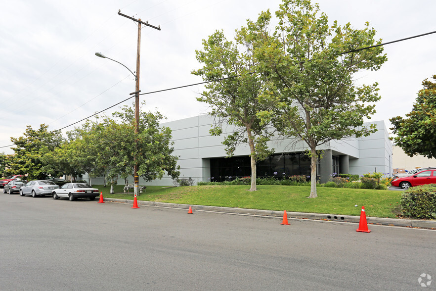 1100 E Howell Ave, Anaheim, CA for sale - Primary Photo - Image 1 of 1