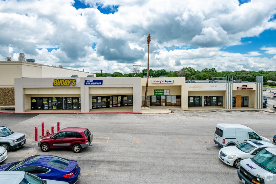 12002-12016 Perrin Beitel Rd, San Antonio, TX for lease - Building Photo - Image 3 of 7