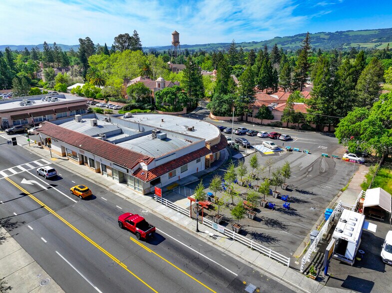 22 Boyes Blvd, Boyes Hot Springs, CA à vendre - Photo du bâtiment - Image 2 de 12