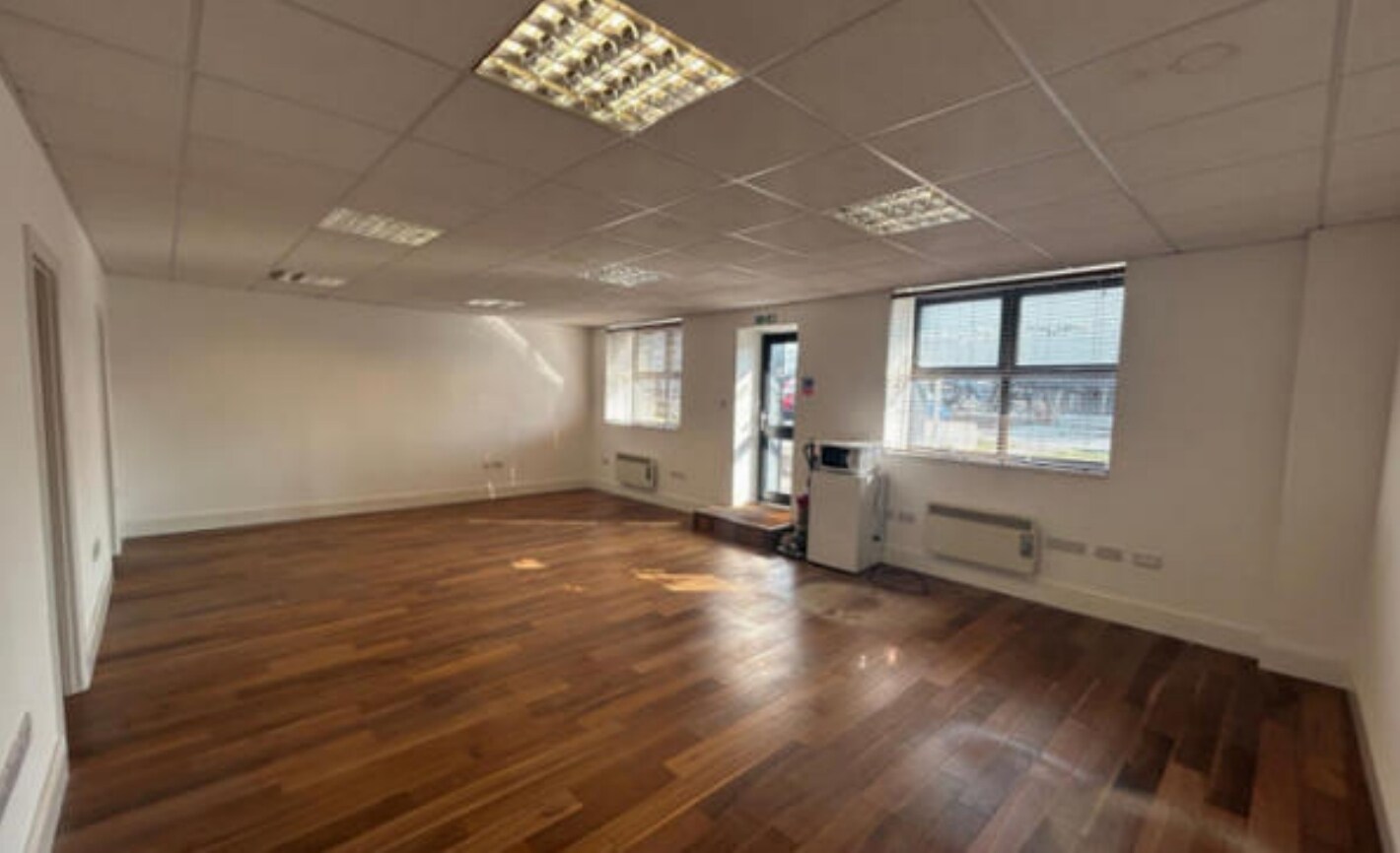 Spearfish Rd, Southampton à louer Photo intérieure- Image 1 de 2