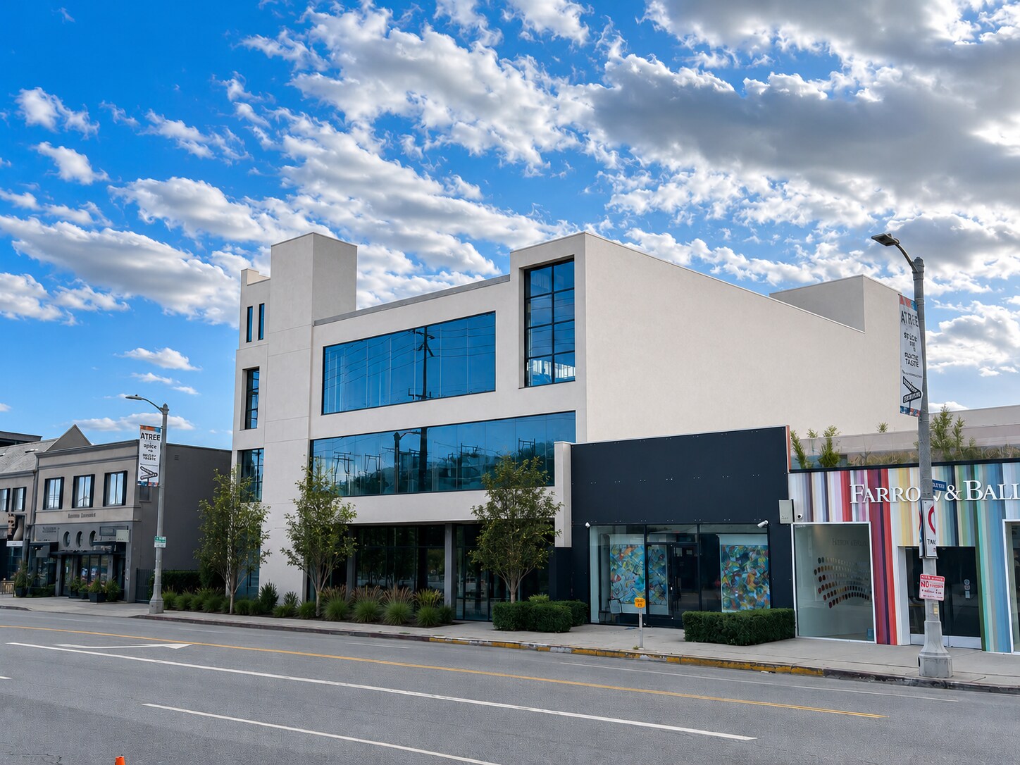 729-731 N La Cienega Blvd, Los Angeles, CA à louer Photo du bâtiment- Image 1 de 7