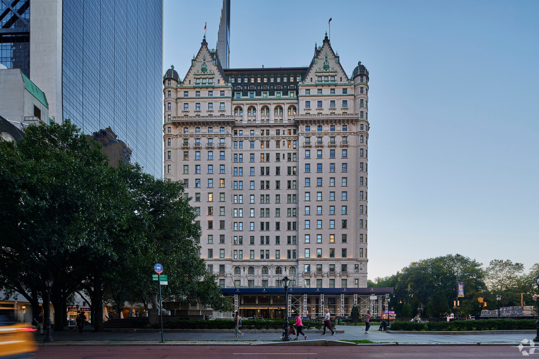 768 5th Ave, New York, NY à louer Photo du bâtiment- Image 1 de 2