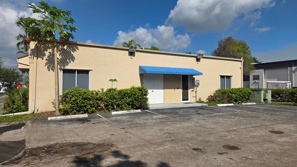 1150 SW 30th Ave, Pompano Beach, FL à louer - Photo du bâtiment - Image 3 de 7