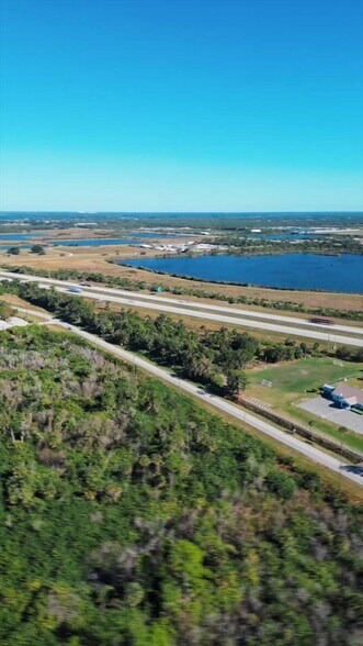 7300 Florida st, Punta Gorda, FL à vendre - Vidéo sur l’inscription commerciale - Image 3 de 28