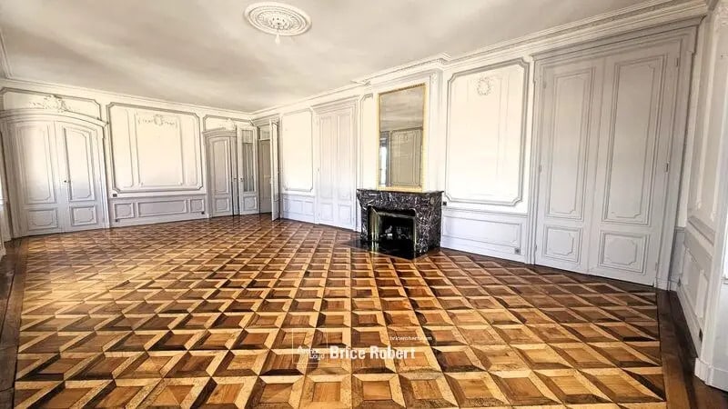 Office in Lyon for lease Interior Photo- Image 1 of 9