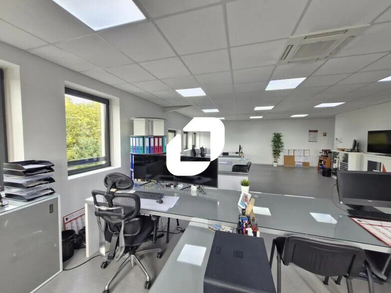 Bureau dans Bussy-Saint-Georges à vendre - Photo intérieure - Image 3 de 7