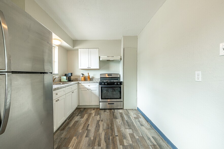 4806 6th St, Bacliff, TX à vendre - Photo intérieure - Image 2 de 12
