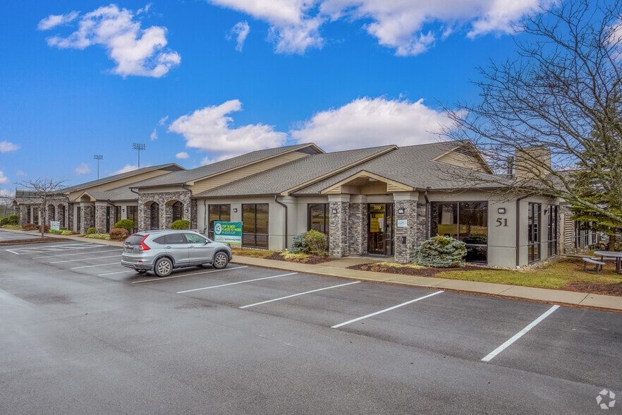 51 Cavalier Blvd, Florence, KY for lease - Building Photo - Image 2 of 7